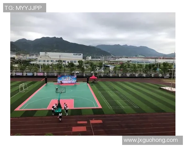 在街头偶遇足球明星卡卡的奇妙瞬间与难忘回忆 在街头偶遇足球明星卡卡的奇妙瞬间与难忘回忆