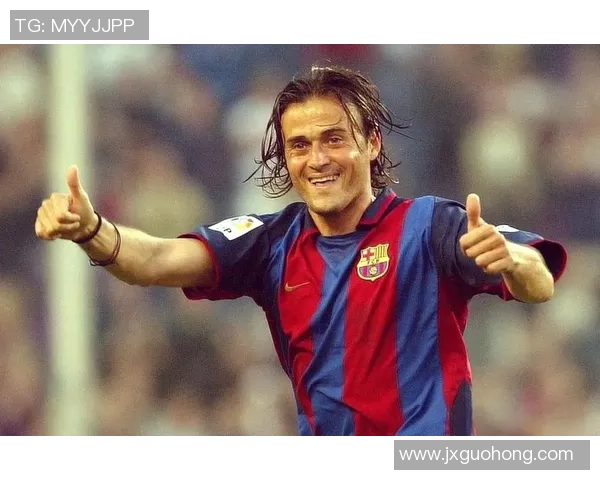 从绿茵场到时尚界足球明星的华丽转身与爱情故事 从绿茵场到时尚界足球明星的华丽转身与爱情故事