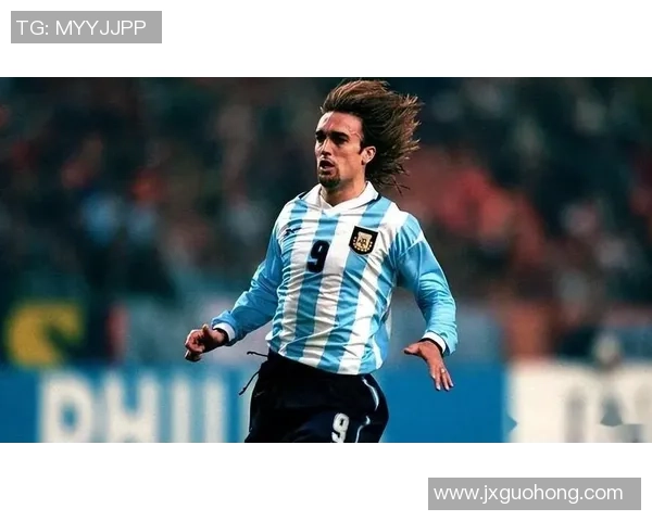 黑白足球明星巴蒂的传奇人生与不朽足迹解析 黑白足球明星巴蒂的传奇人生与不朽足迹解析